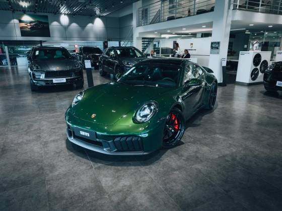 PORSCHE 911 3.6 24V H6 T-HYBRID CARRERA GTS PDK PORSCHE 911 3.6 24V H6 T-HYBRID CARRERA GTS PDK